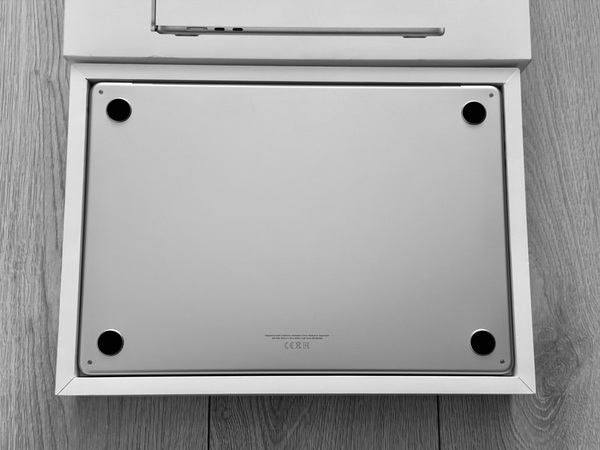 Apple Macbook Air 15 M3 16/512GB SWE как новый!