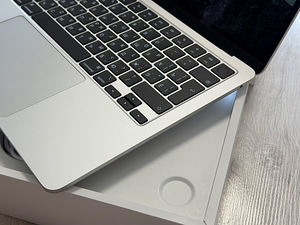 Apple Macbook Air 13 M4 16/256GB Silver ENG/RUS как новый! (5 фото из 8)