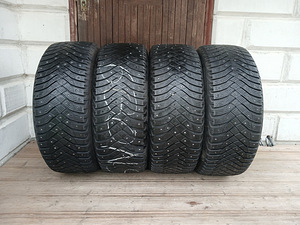 235/55/18 Goodyear UltraGrip Artic (2 foto / 3)