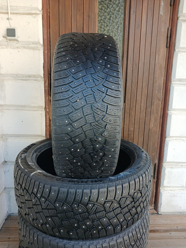 245/45/20 Continental Ice Contact 2
