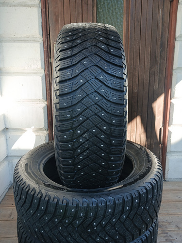 235/60/18 Goodyear UltraGrip Ice Artic 2
