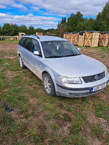 Фольксваген пассат на продажу (2 фото из 10)
