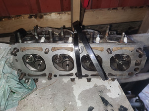 Opel Kadett D mootori varuosad (7 foto / 8)