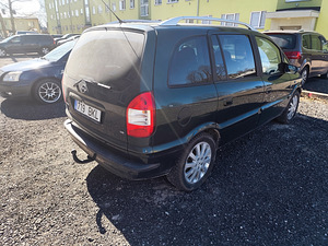 Opel Zafira (5 foto / 5)