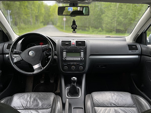 Volkswagen Golf Highline 2.0 103kW (6 foto / 12)