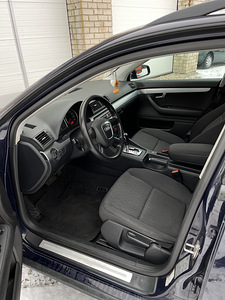 Audi A4 Comfort 2.0 103kV (8 foto / 14)