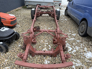 Nissan Pathfinder raam (4 foto / 5)