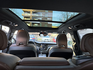 Volvo XC60 Inscription 2018.12 (9 foto / 10)