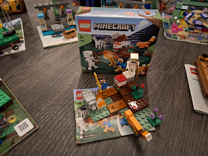 Lego minecraft 21172, 21165, 21252, 21180, 21259, 21162 (3 foto / 7)