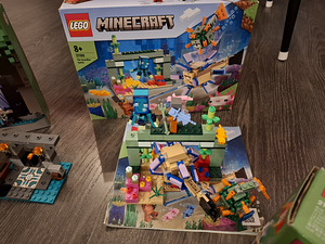 Lego minecraft 21172, 21165, 21252, 21180, 21259, 21162 (5 foto / 7)