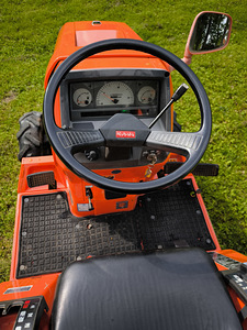 Kubota Aste A155 4x4 мини-трактор с документами (5 фото из 10)