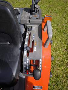 Kubota Aste A155 4x4 мини-трактор с документами (7 фото из 10)