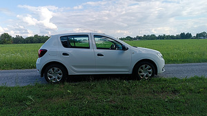 Dacia Sandero (3 foto / 9)