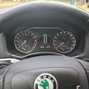 Skoda Octavia 2.0tdi (9 foto / 12)