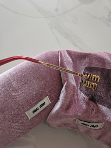Miu miu päikeseprillid (7 foto / 7)