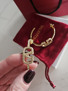 Серьги Valentino! (3 фото из 4)