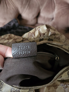 Gucci waterproof canvas hobo bag! (4 foto / 4)