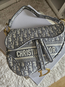Dior oblique grey saddle bag! (2 foto / 5)
