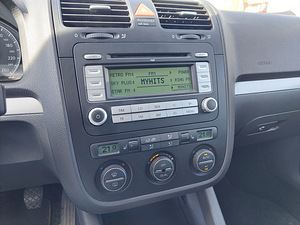 Volkswagen Golf 5 2.0 103kW (14 foto / 14)