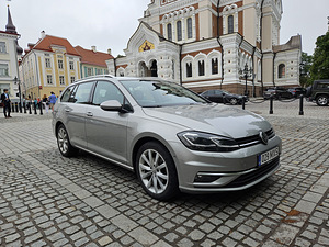 VW Golf 7 Variant Highline 2.0 TDI 2019 (2 foto / 14)