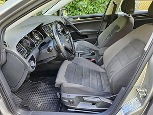 VW Golf 7 Variant Highline 2.0 TDI 2019 (10 foto / 14)