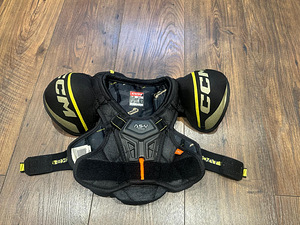 RINNAKAITSE CCM Super Tacks AS-V Pro, small (1 foto / 3)