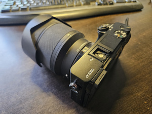 Sony a6000 hübriidkaamera 28-70 objektiiviga