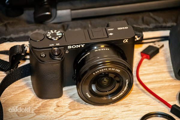 Sony A6400 + 16-50mm OSS + штатив и другие аксессуары (фото #2)