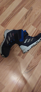 Adidas (1 foto / 4)