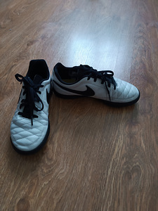 Nike jalgpalli saaliputsad nr.34, stp.21cm (2 foto / 5)