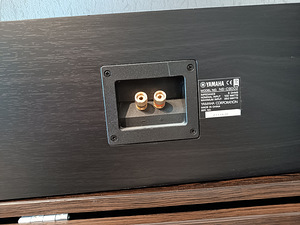 YAMAHA keskkõlar (center) NS-C9002 + surround (taga) NS-M125 (9 foto / 9)