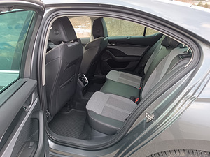 Skoda Octavia Selection FL 2.0 TDI 110kW (7 фото из 15)