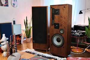 Infinity Quantum 2 колонки / Винтажный High-End (5 фото из 7)