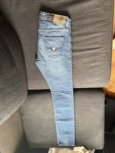 UUED meeste Guess teksad (4 foto / 4)
