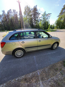 Skoda Fabia Family 1.2 63kw bensiin EURO 5 (4 foto / 11)