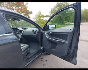 VOLVO xc60 151kw (6 foto / 10)