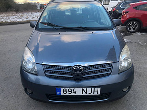 Toyota Corolla Verso (2 foto / 8)
