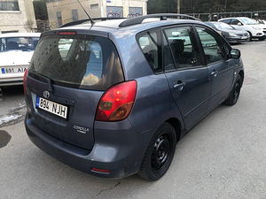 Toyota Corolla Verso (6 foto / 8)