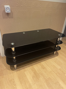 Стол под телевизор (2 фото из 2)
