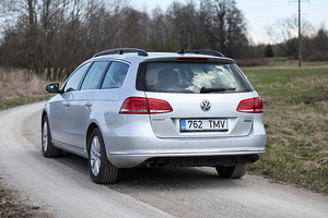 Volkswagen Passat 2.0 103kw 2013 (4 foto / 8)