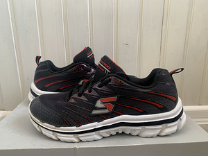 Легкие кроссовки Skechers р.37
