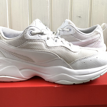 Белые/кремовые кроссовки Puma Cilia р.37,5