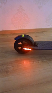 Ninebot Segway Kickscooter ES2 (4 foto / 4)