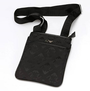 Uued õlakotid Armani / Gucci / Supreme (3 foto / 8)