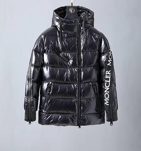 Uued joped Moncler (5 foto / 5)
