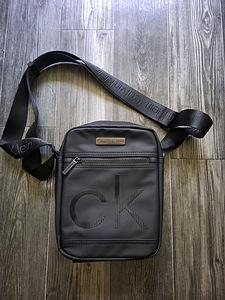 Uued õlakotid Calvin Klein (1 foto / 7)