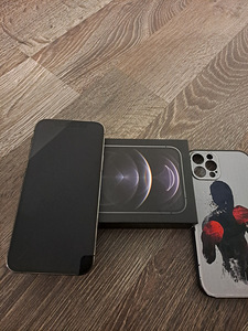 iPhone 12Pro 128 ГБ (2 фото из 2)