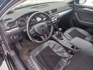 Skoda Superb (3 foto / 14)