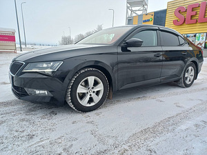 Skoda Superb (4 foto / 14)