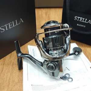Shimano Stella 1000FK spinningu rull (1 foto / 1)